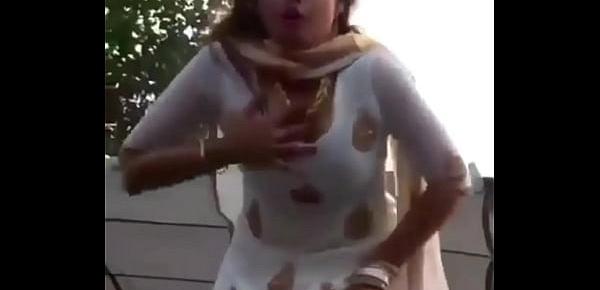  Punjabi Girl Dancing